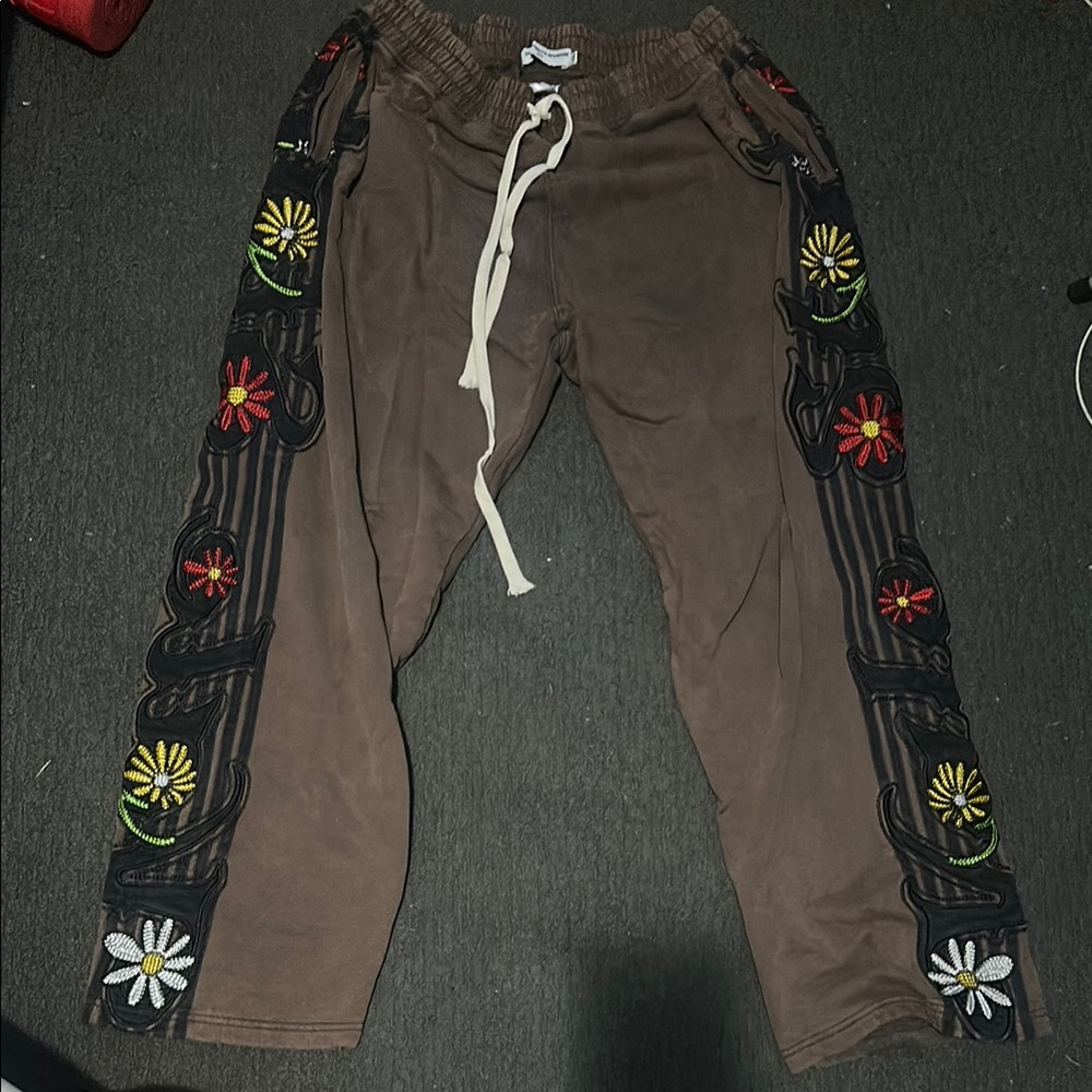 vale Brown Pants with Floral Embroidery